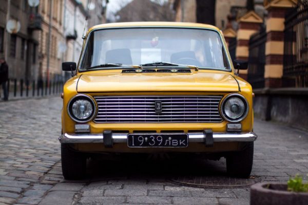 old yellow vaszonkep 1reszes jarmuvek fekvo 1